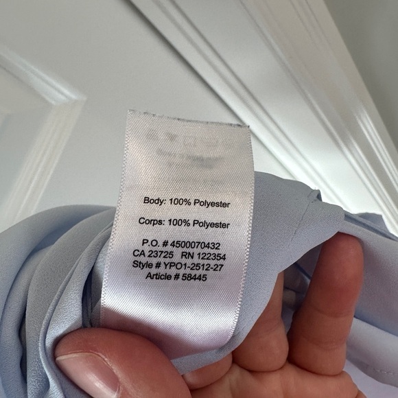 Aritzia Babaton Pale Blue Morris Blouse Tank Top V- Neck Size XXS Women’s - Picture 9 of 9